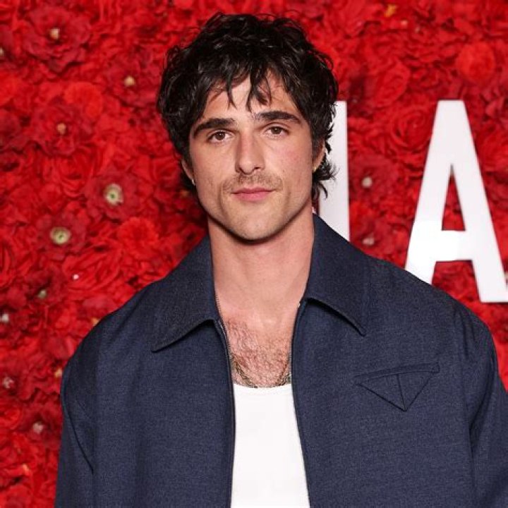 Jacob Elordi: Unveiling the Truth Behind His Relationships